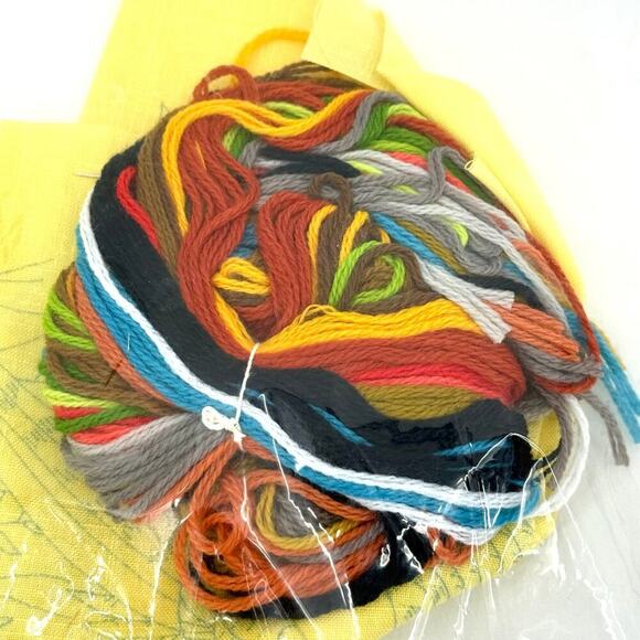 Leewards 1976 2 Packages Sealed Crewel Kits Colorful Pheasants Mailbox Country - Picture 7 of 13